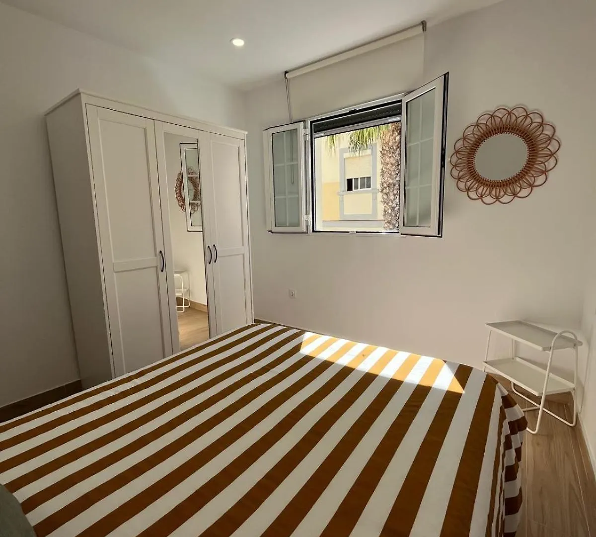 The Traveller'S House Con Vistas A Playa La Caleta Apartment Cadiz
