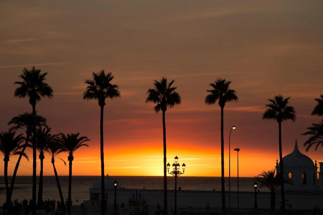 The Traveller'S House Con Vistas A Playa La Caleta Apartment Cadiz